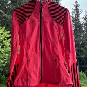 LULULEMON DEFINE Jacket sz 10 Medium Hot Pink with Navy Blue Details.